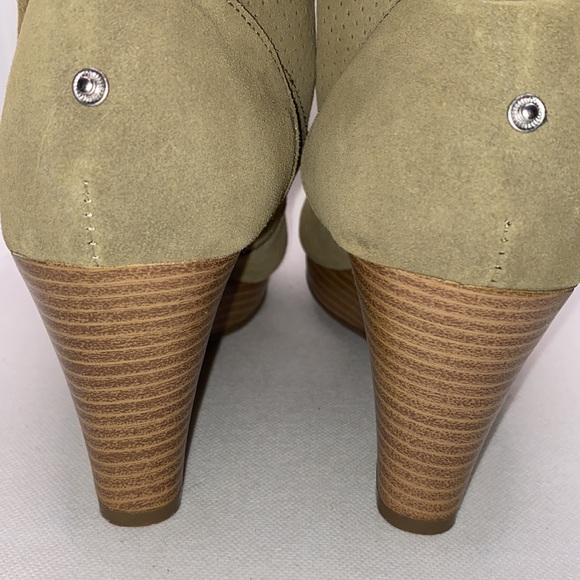 Cushion Walk Woman's Genuine Suede Perforated Heeled Boots Olive Green Size 9 - Picture 7 of 16